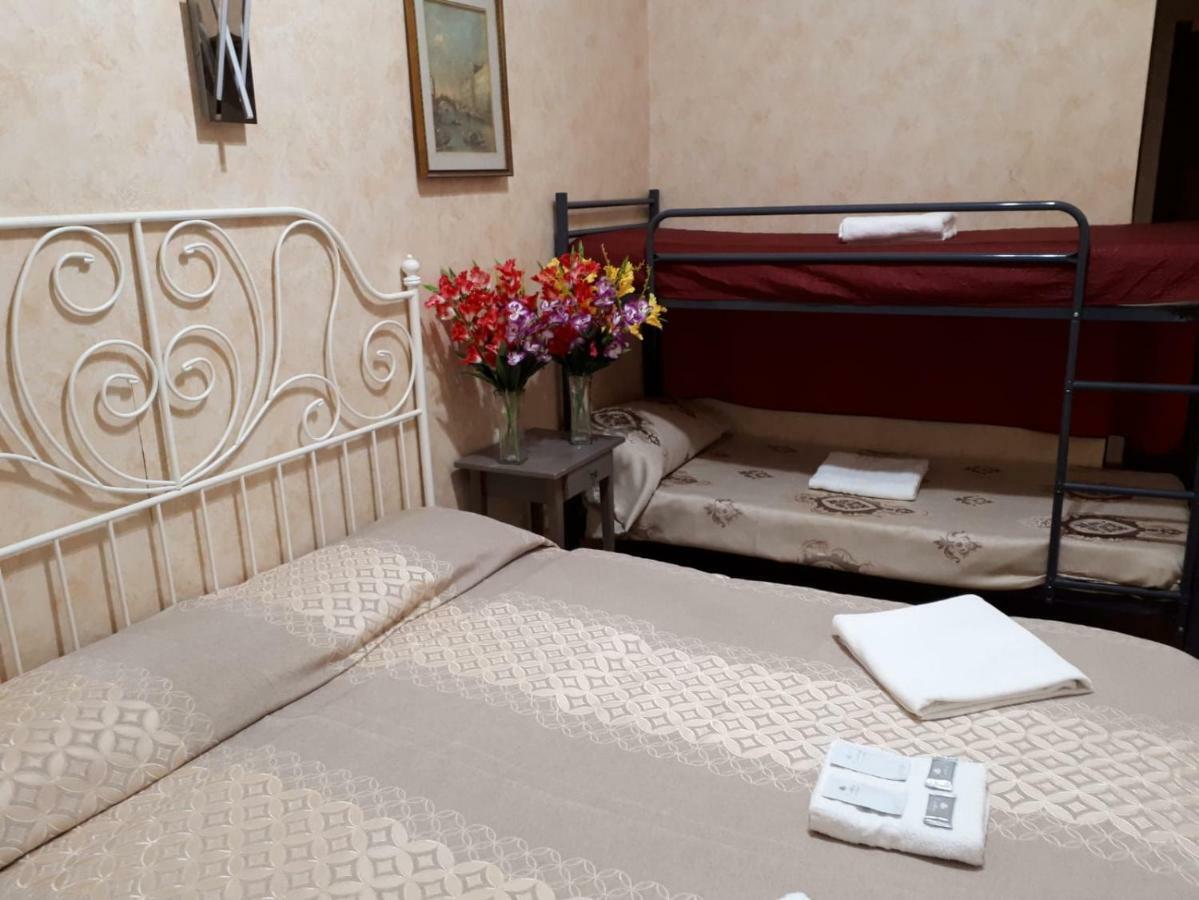 Renting Rooms روما المظهر الخارجي الصورة
